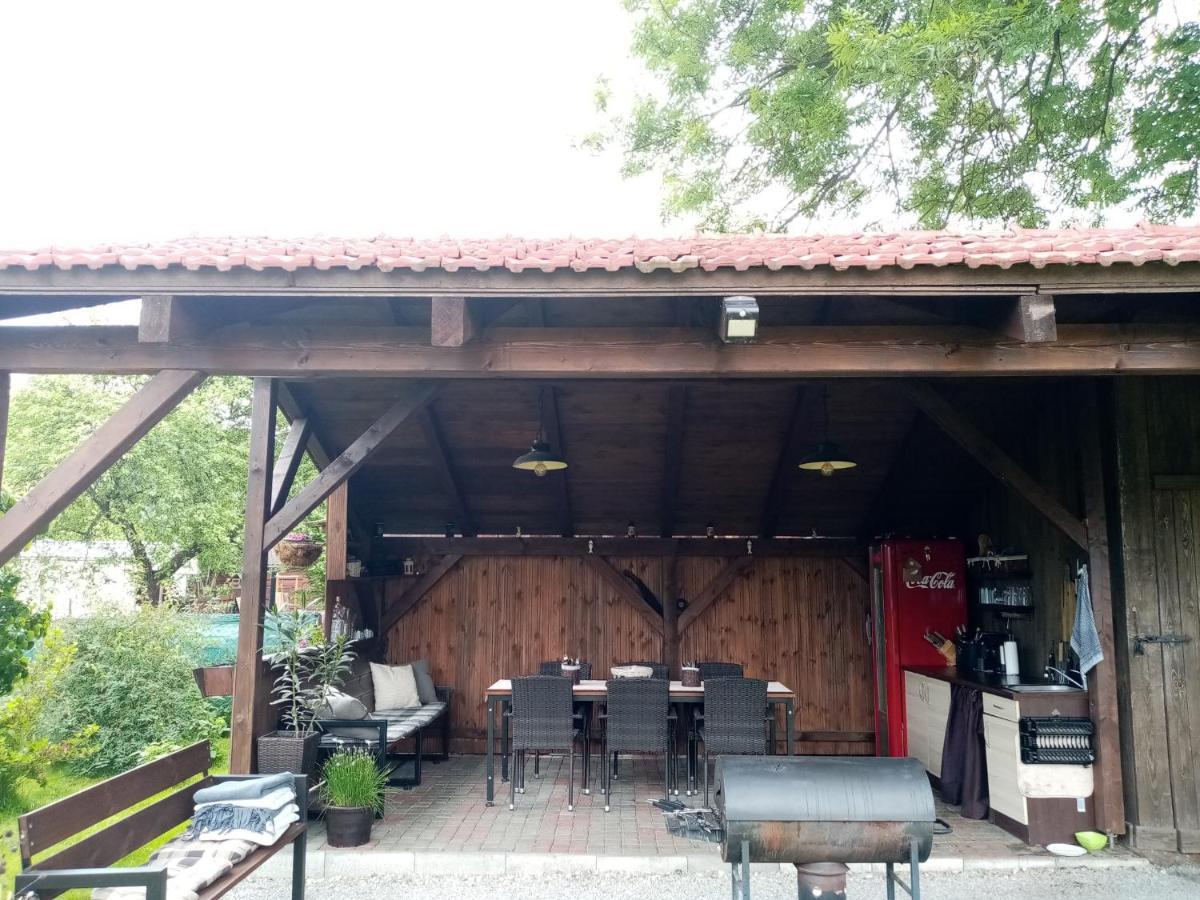 Kájov Mija Apartman S Vinnym Sklipkem, Zahradou A Grilem מראה חיצוני תמונה