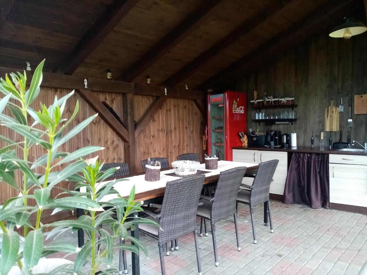 Kájov Mija Apartman S Vinnym Sklipkem, Zahradou A Grilem מראה חיצוני תמונה