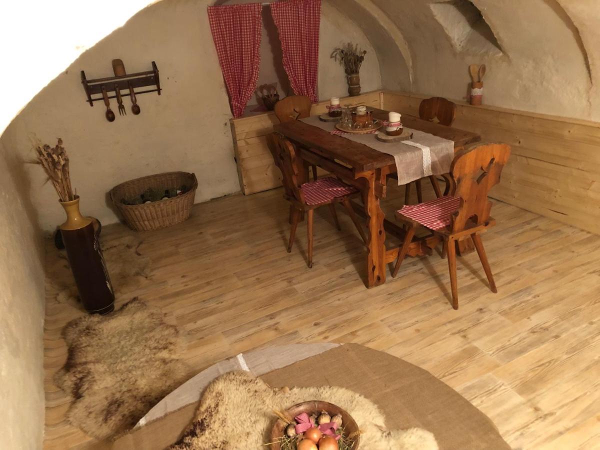 Kájov Mija Apartman S Vinnym Sklipkem, Zahradou A Grilem מראה חיצוני תמונה