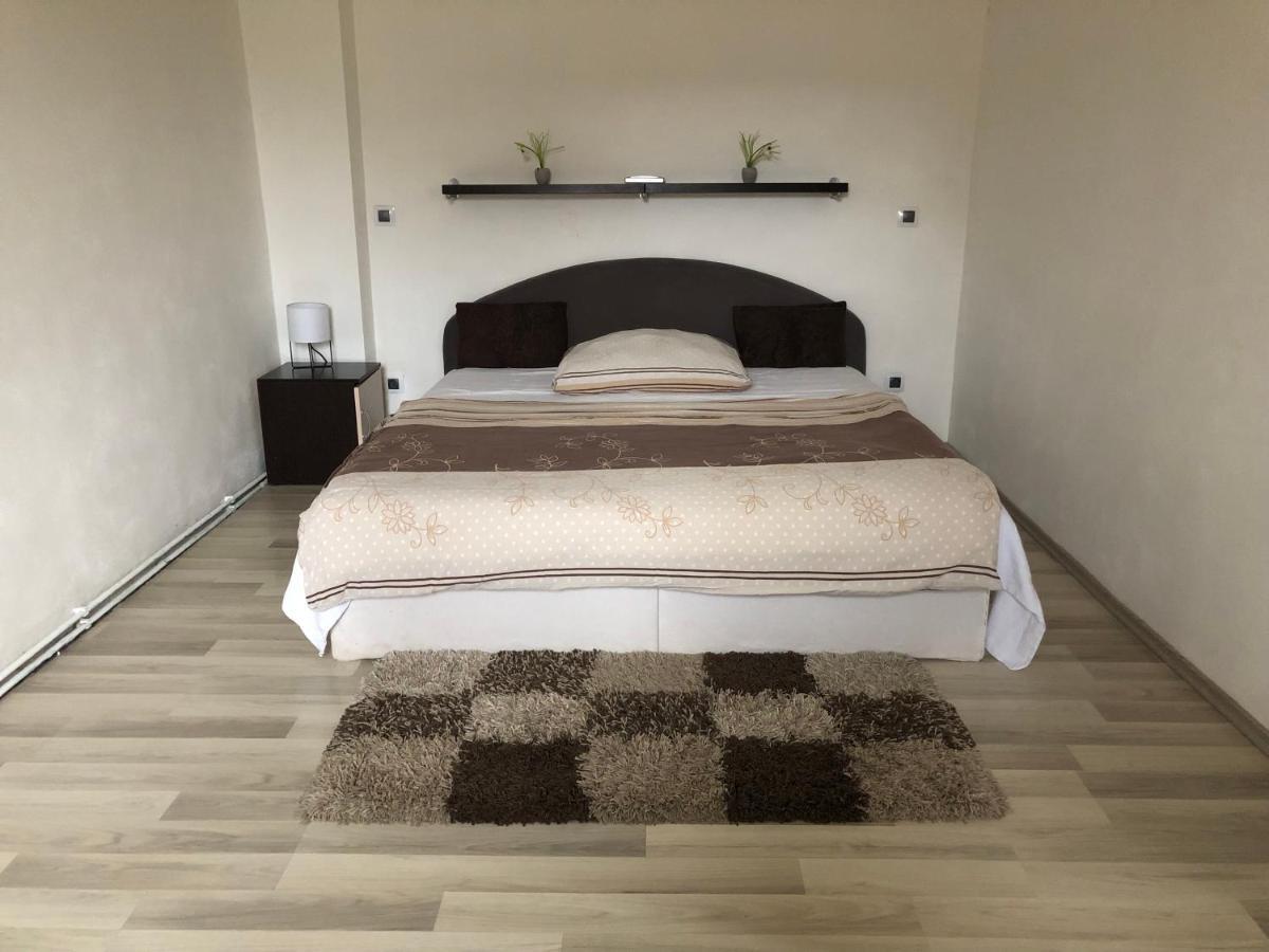 Kájov Mija Apartman S Vinnym Sklipkem, Zahradou A Grilem מראה חיצוני תמונה