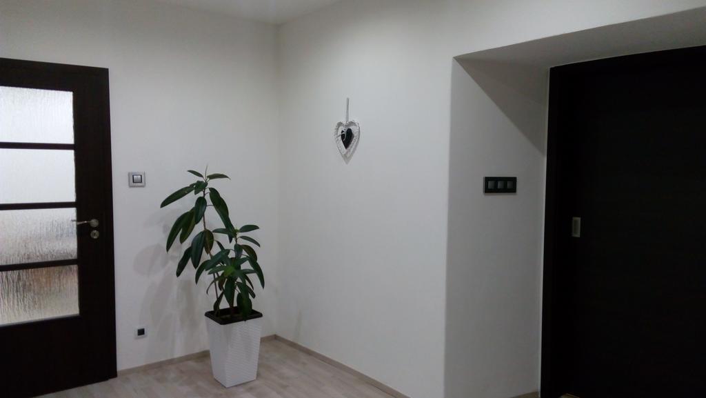 Kájov Mija Apartman S Vinnym Sklipkem, Zahradou A Grilem מראה חיצוני תמונה