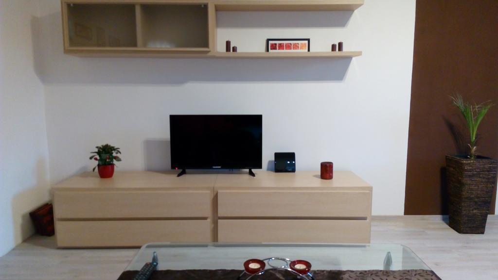 Kájov Mija Apartman S Vinnym Sklipkem, Zahradou A Grilem מראה חיצוני תמונה