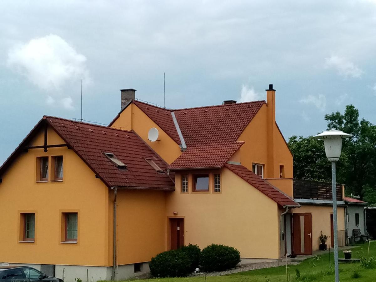 Kájov Mija Apartman S Vinnym Sklipkem, Zahradou A Grilem מראה חיצוני תמונה